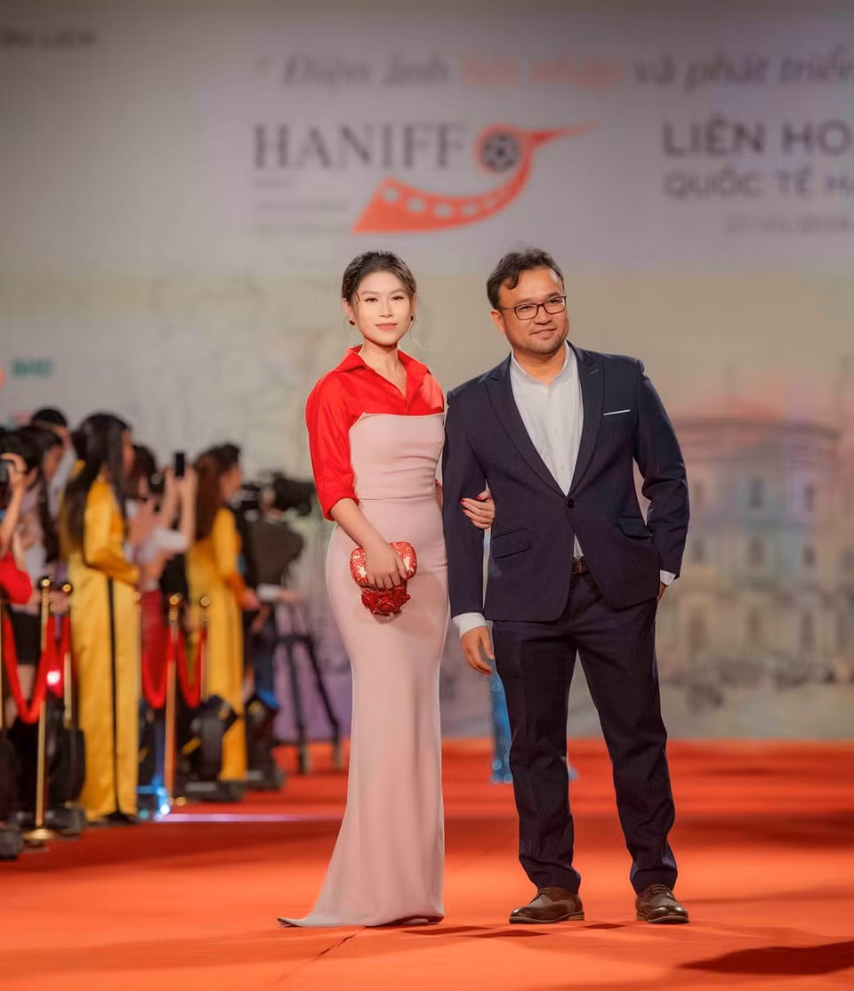Numerosos artistas vietnamitas y extranjeros participaron en la inauguración del V Festival Internacional de Cine Hanoi (Fuente: VNA)
