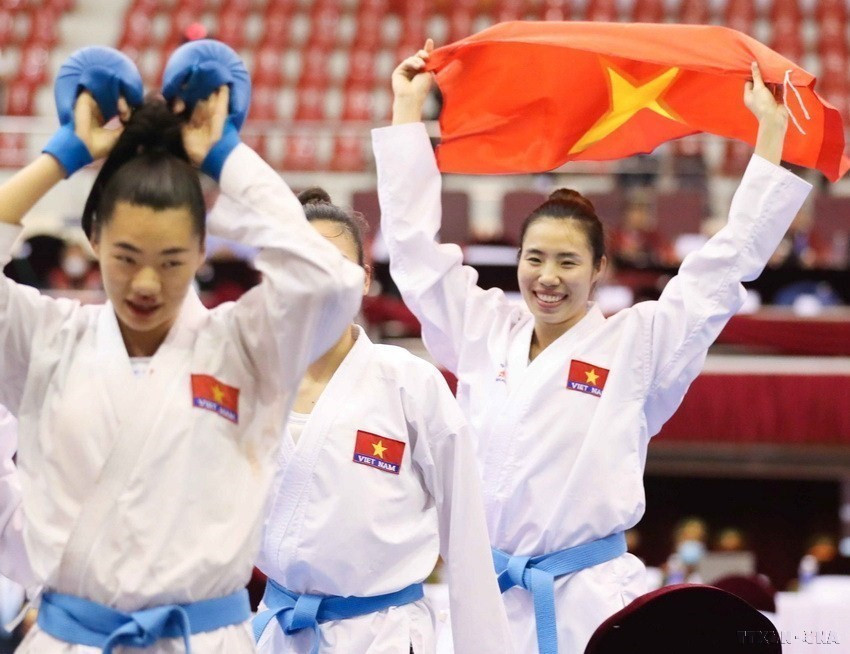 Las karatecas contribuyen considerablemente al éxito de la delegación vietnamita en los 31º Juegos Deportivos del Sudeste Asiático (SEA Games 31). (Foto: VNA)