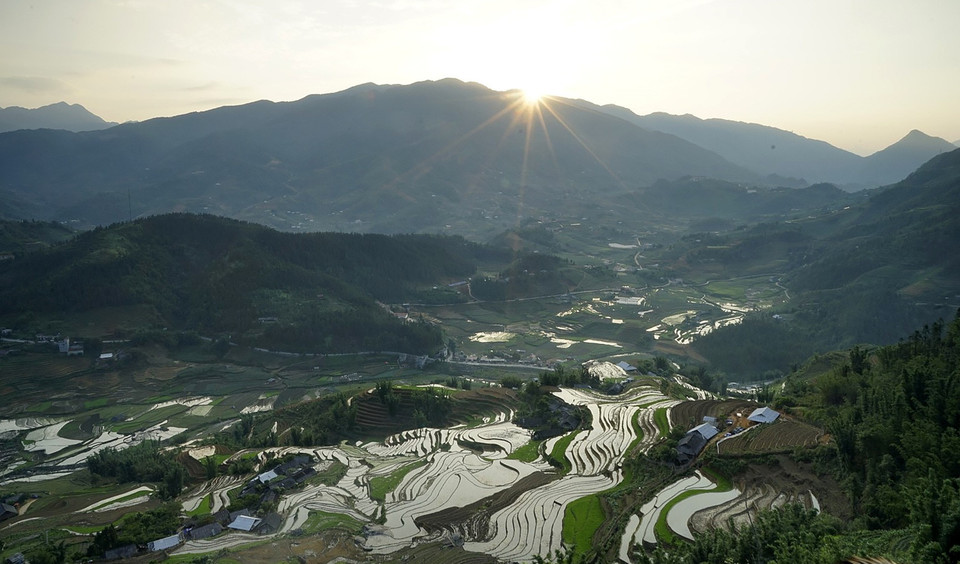 Situado a unos 12 km del centro de Sa Pa, el pueblo de Ta Phin es uno de los lugares locales de ecoturismo más famosos. (Foto: VNA)