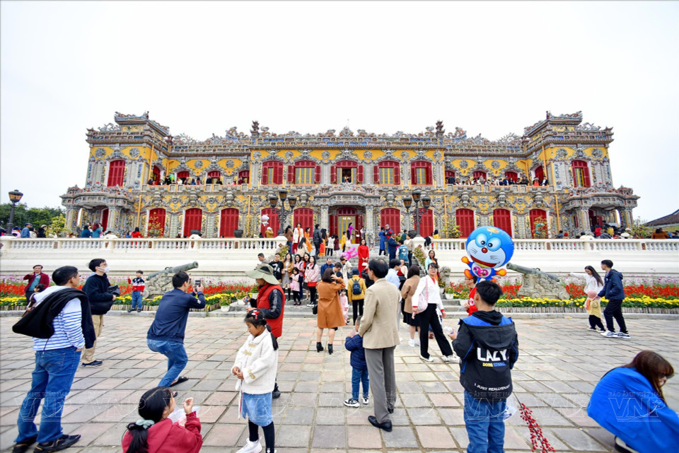 Panorama del Palacio Kien Trung visto desde la dirección principal al sur de la Ciudadela Imperial de Hue. (Foto: VNA)