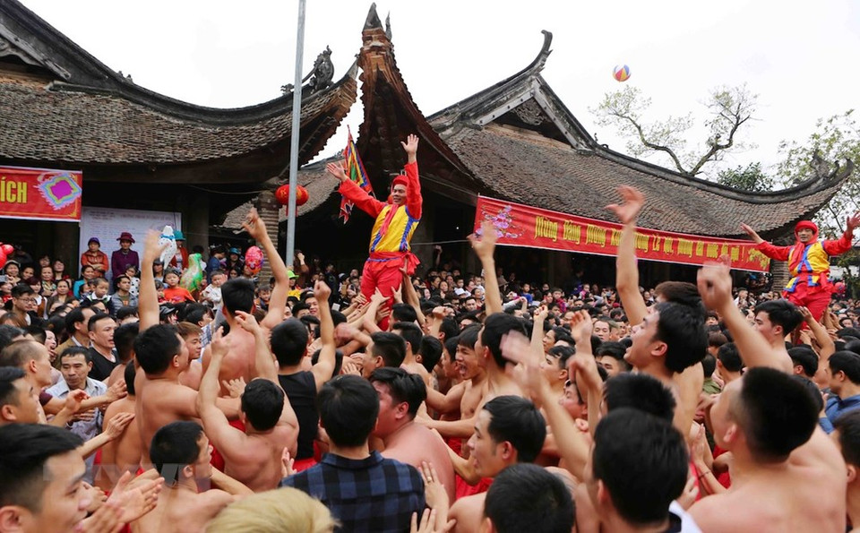 El acto de procesión de fuegos artificiales (Fuente:VNA)