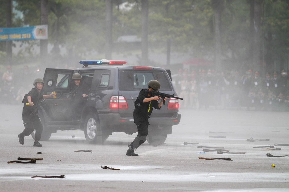 Se trata de uno de los simulacros efectuados hoy por el Ministerio de Seguridad Pública en el Estadio My Dinh, Hanoi (Fuente: VNA)