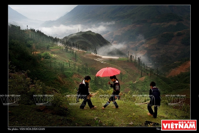 “Cultura folclórica” de los Mong, residentes principalmente en el Sureste de Vietnam.