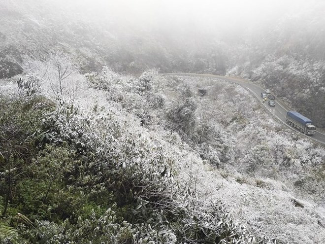 Nieves cubren paso O Quy Ho (Fuente:VNA)