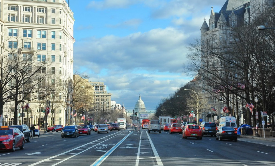 La Avenida Pennsylvania, donde atravesarán el presidente electo Donald Trump y grupo de desfile. (Fuente: VNA)