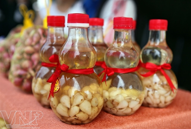 El ajo de Ly Son es llamado “rey de los ajos” o “ajo de perla”, pues quitada la piel, el diente aparece blanco con reflejos brillantes como la perla. (Fuente: VNA)