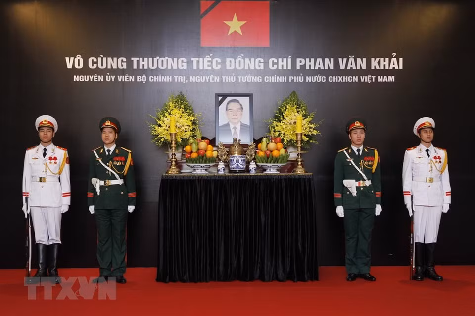 El acto para rendir homenaje póstumo a Phan Van Khai en Hanoi (Fuente: VNA) 