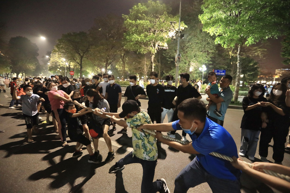 El juego de la soga requiere la coordinación sincrónica de la fuerza, la inteligencia y la voluntad (Foto: VNA)