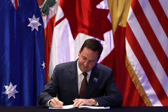 El ministro de Comercio de Australia, Steven Ciobo, firma el CPTPP (Fuente: VNA) 