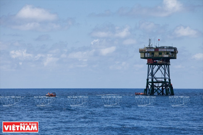 La plataforma petrolera DK1 es una estación de la ciencia y la técnica en el mar del sudoeste del país.