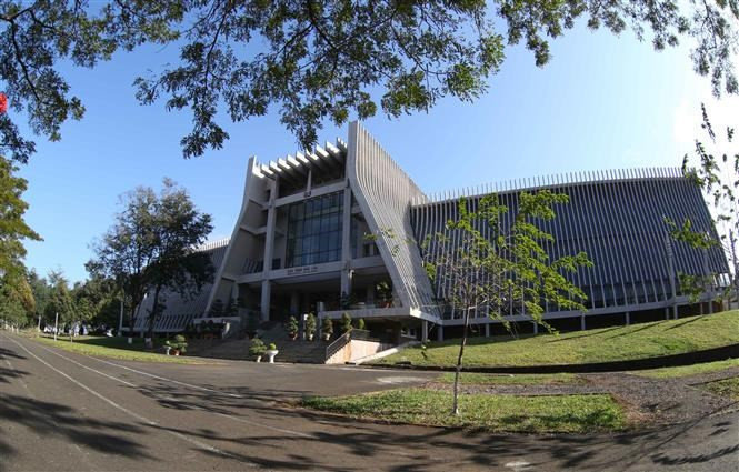El museo de la provincia de Dak Lak con el diseño de la larga casa de la minoría étnica Ede (Fuente: VNA) 