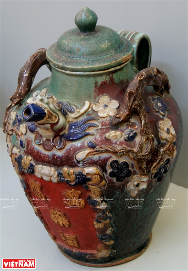 Vaso cerámico del siglo XIX.