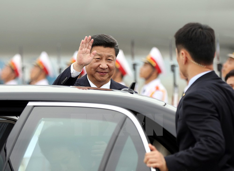 Xi Jinping en el aeropuerto Noi Bai (Fuente: VNA)