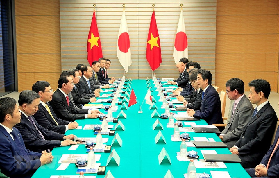 El presidente de Vietnam, Tran Dai Quang, se reunió con el primer ministro de Japón, Shinzo Abe (Fuente: VNA)