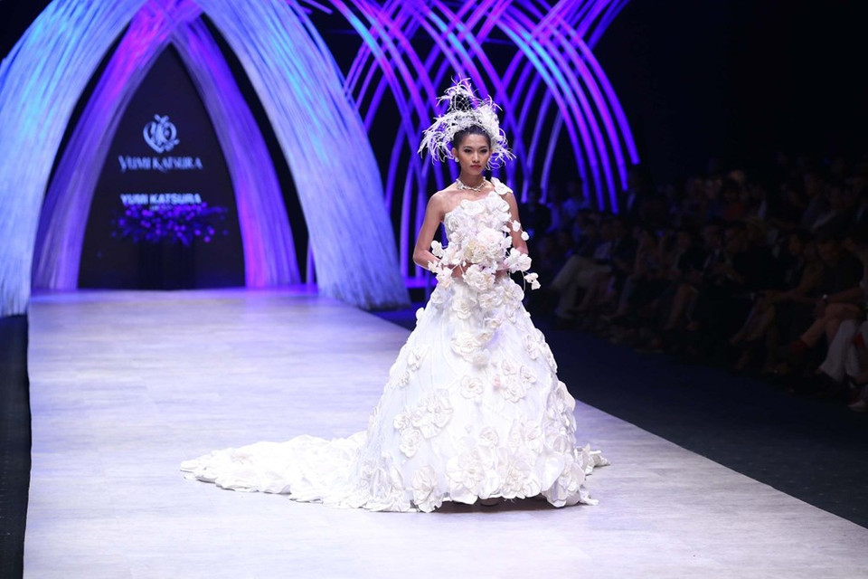 Los vestidos de boda de Yumi Katsura aluden la fantasía de los cuentos de hada (Fuente: VNA)