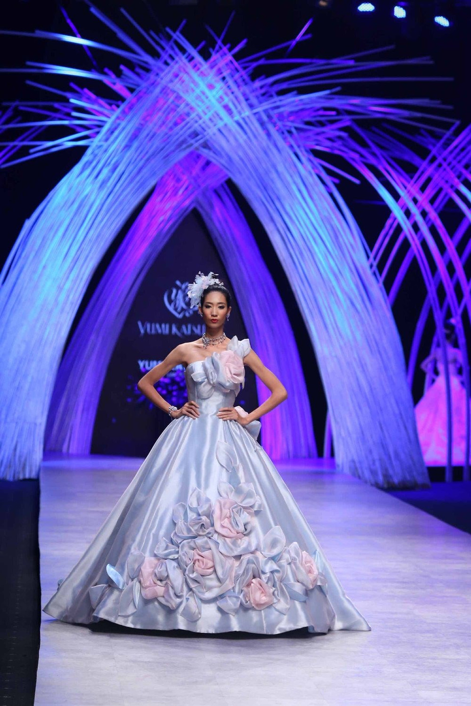 Las modelos caminan por la pasarela, a la soundtrack de la película Cenicienta (Fuente: VNA)