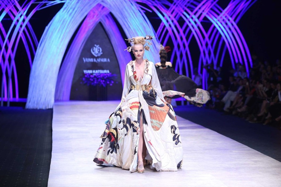 Motivos ornamentales tradicionales en diseños inspirados por el kimono (Fuente: VNA)