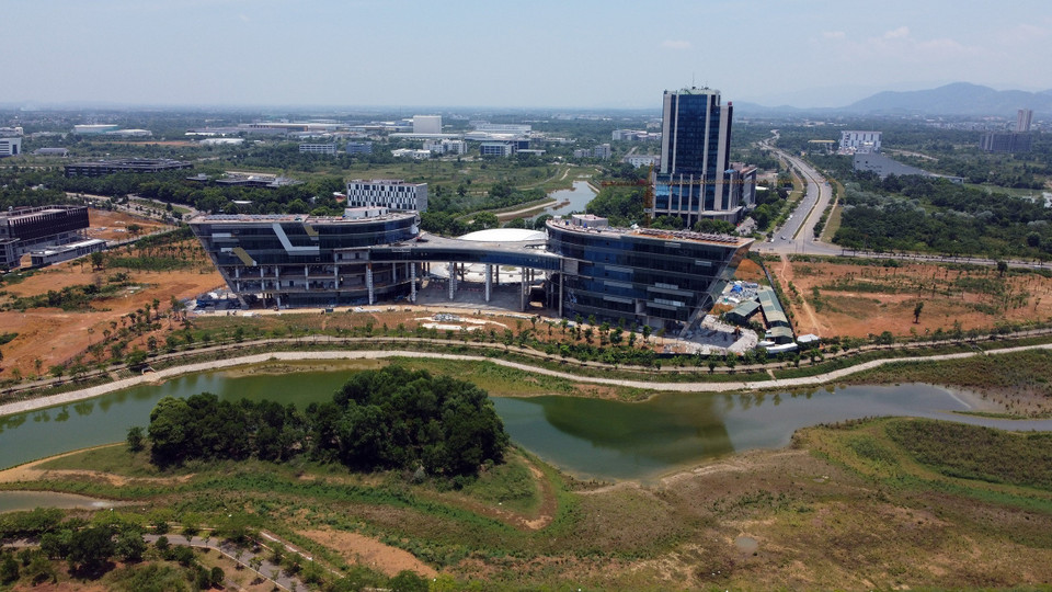 Muchas obras aún están en construcción en el Parque de alta tecnología Hoa Lac. (Foto: VNA)