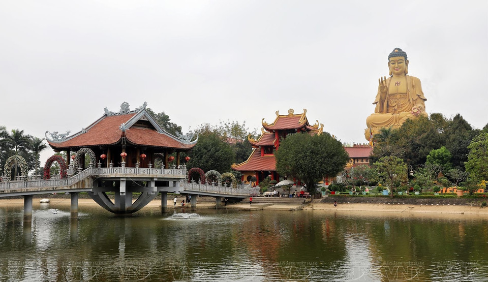 Frente a la pagoda hay un gran lago rectangular. (Fuente: Revista Ilustrada)