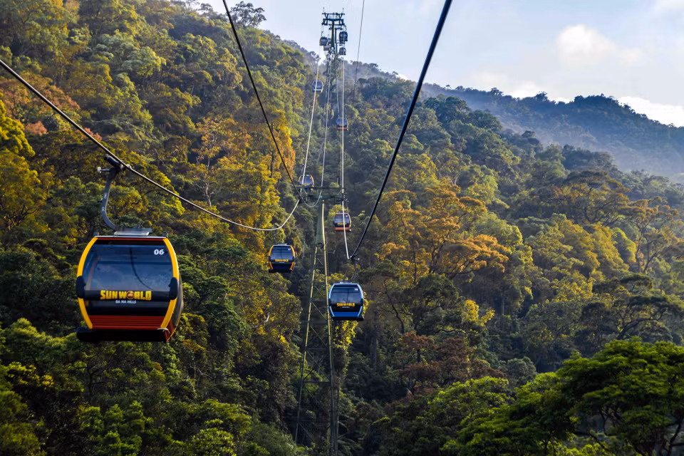 Un moderno sistema de teleférico lleva a los visitantes a la cima de Ba Na. (Foto: VNA)