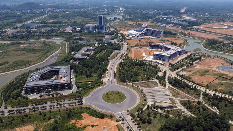 En el Parque de alta tecnología Hoa Lac, hay muchas grandes empresas y corporaciones en Vietnam con instalaciones de capacitación, producción, investigación y desarrollo, como Viettel, Vingroup, FPT y VNPT. (Foto: VNA)