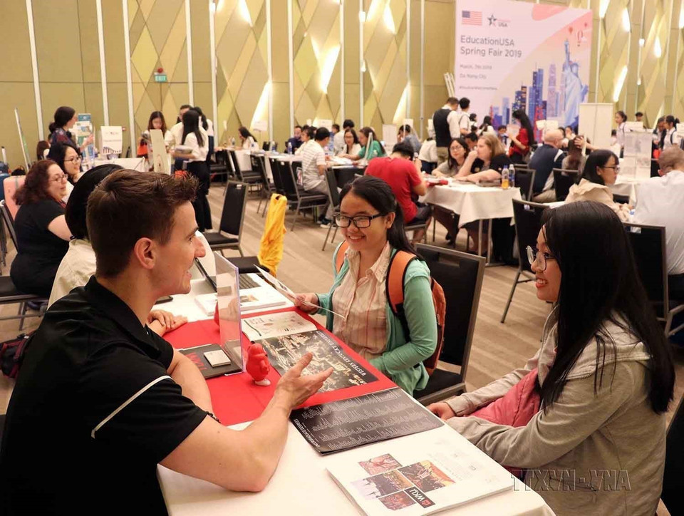 La exposición EducationUSA Spring Fair 2019 atrajo a representantes de 50 universidades y colegios de Estados Unidos en Ciudad Ho Chi Minh (Da Nang, el 7 de marzo de 2019). (Foto: VNA)