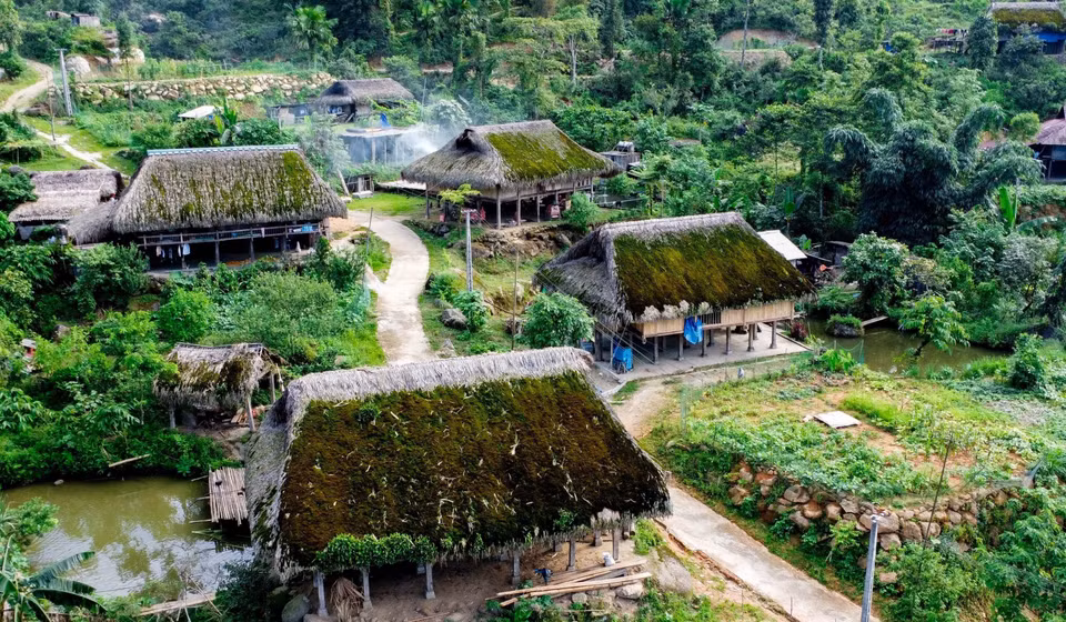 Las casas cubiertas de musgo con techos de palma son lo más destacado aquí. (Fuente: VNA)