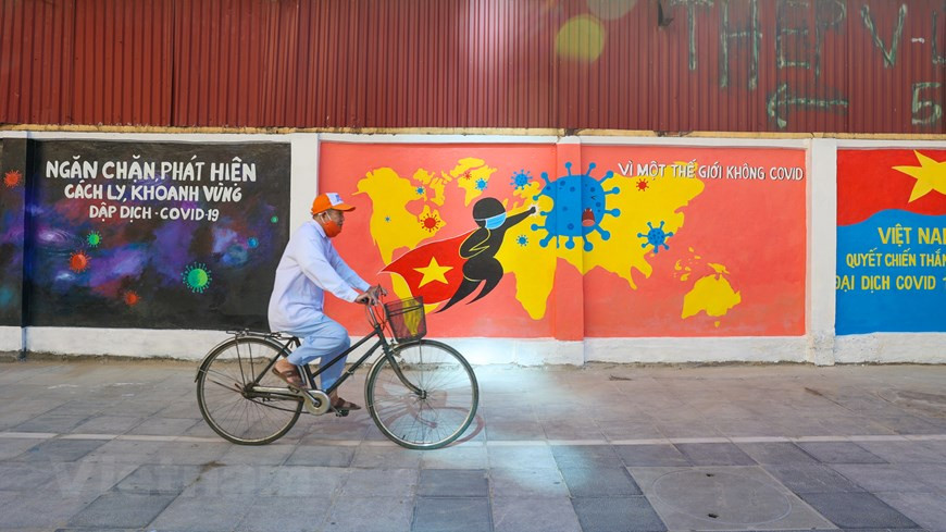 La obra acapara la atención de las personas que pasan por la zona (Foto: VNA)