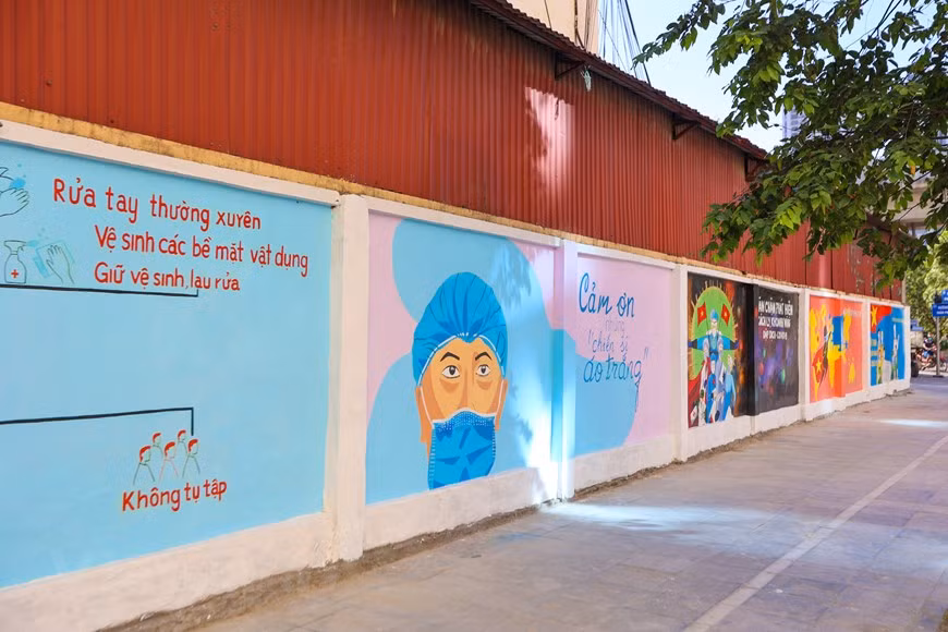 Las imágenes se pintaron sobre el muro ubicado en la calle Vu Trong Khanh, en el distrito de Ha Dong, Hanoi. (Foto: VNA)