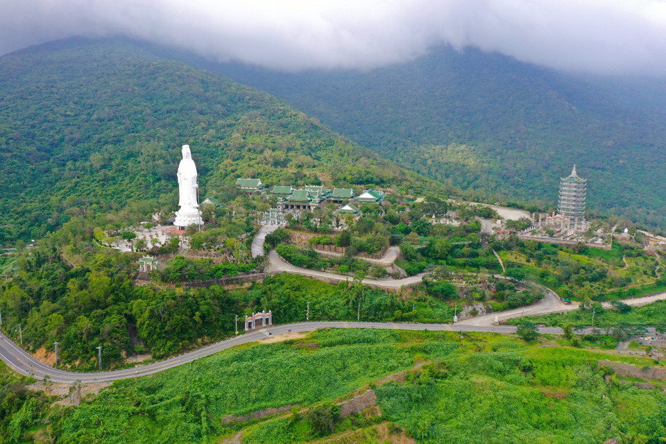 La pagoda Linh Ung-Bai But, diseñada por el difunto venerable Thich Thien Nguyen, fue construida de julio de 2004 a julio de 2010. (Foto: VNA)