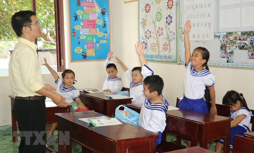 La clase en la escuela primaria del pueblo de Truong Sa (Foto: VNA)