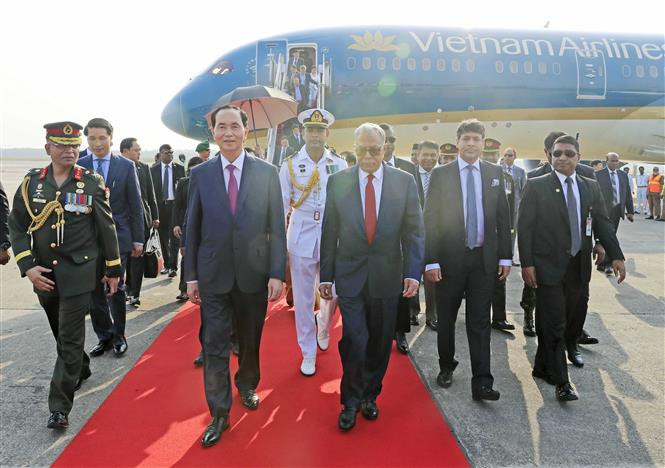 El presidente de Vietnam, Tran Dai Quang, arribó a Daca para iniciar su visita estatal de tres días a Bangladesh (Fuente: VNA)