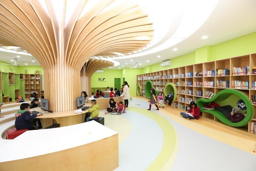 Menores disfrutan de libros en la Biblioteca de Cultura Infantil, dentro de la Biblioteca Nacional de Vietnam, en Hanoi. (Fuente:VNA)