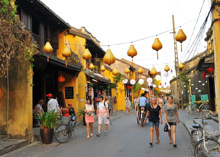 La antigua ciudad de Hoi An tiene una belleza remota y pacífica. Ubicada cerca del río Thu Bon, la urbe dispone de una arquitectura única, influenciada por Japón y China y aún conserva su belleza ancestral. (Fuente:VNA)