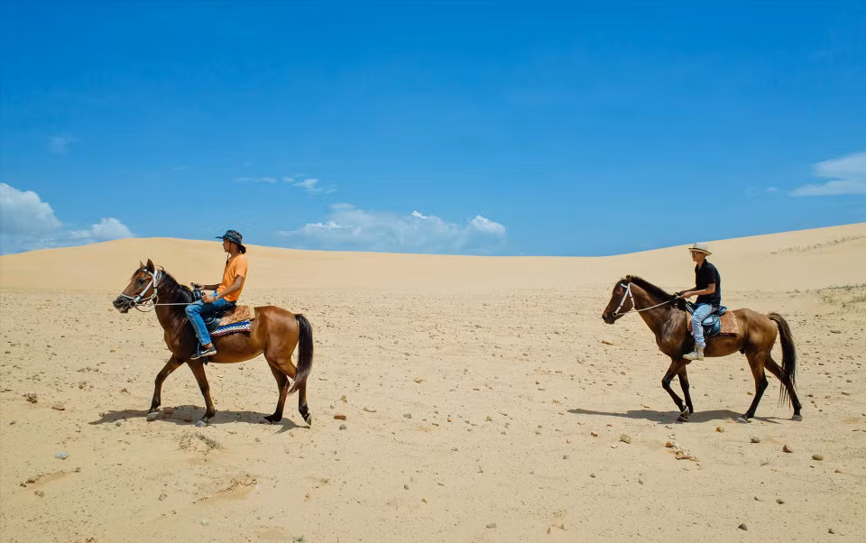 Disfrutar la experiencia de montar a caballo en la provincia de Ninh Thuan (Foto: Revista Ilustrada de Vietnam)