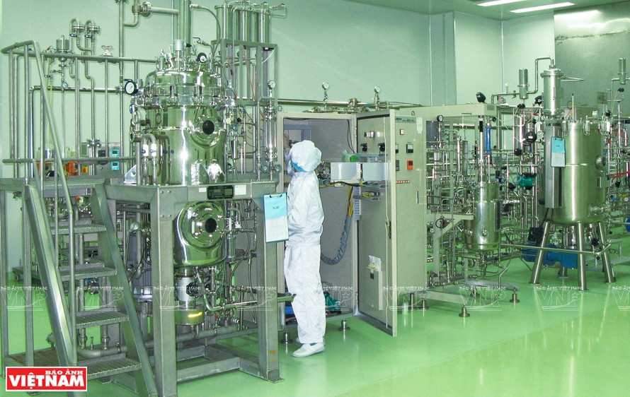 VABIOTECH también ha invertido en maquinaria y equipo de tecnología de estándar internacional, en un esfuerzo por facilitar el estudio y producción de vacunas (Foto: VNA)