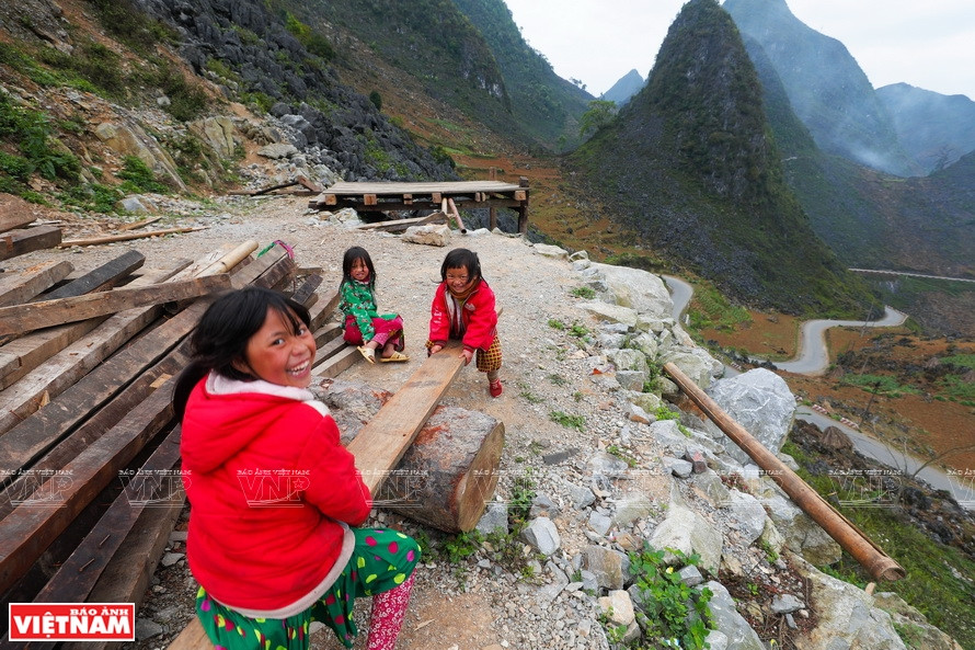 Niños jugando en Pai Lung. (Foto: VNA)
