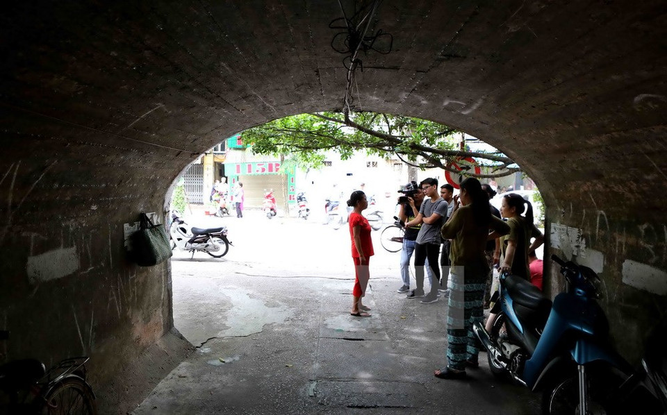 ​Uno de los cuatro arcos que fueron perforados para facilitar el traslado de los pobladores (Fuente: VNA)