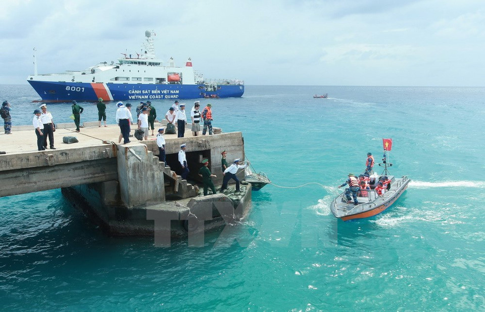 El barco CSB 8001 en la isla Truong Sa Lon (Fuente: VNA)