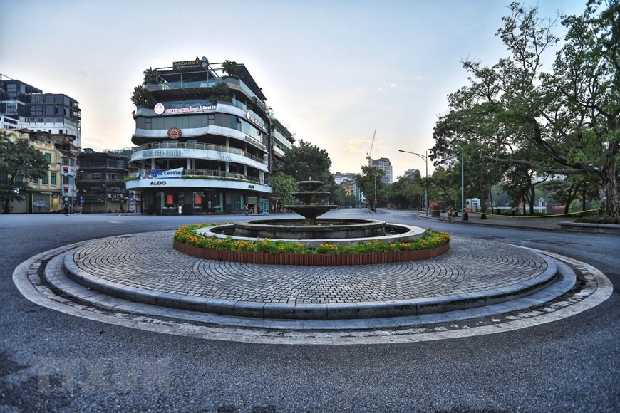 La plaza Dong Kinh Nghia Thuc está desierta (Foto: VNA)