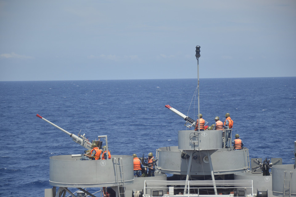 Unidades del Comando de la Guardia Costera de la Región 2 entrenan en el mar (Foto: VNA)