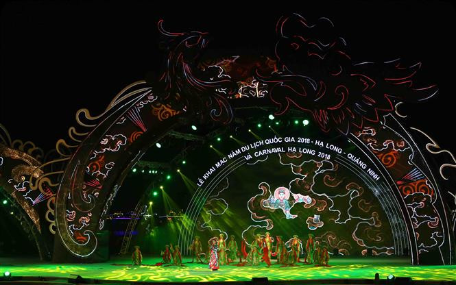 La gala, dividida en tres partes: Leyenda y Espiritualidad, Singularidad y Multicolor; Integración y Divergencia, presenta a espectadores un mundo festivo con diferentes matices y promueve la imagen de un “Ha Long- Patrimonio, Maravilla y Destino amigable” (Fuente: VNA)