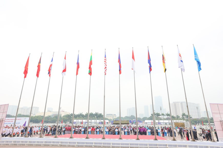 Con una historia de 63 años de consolidación hasta la fecha, los SEA Games siempre se consideran un acontecimiento deportivo regional. Tailandia y Malasia constituyeron los países que albergaron más los SEA Games con seis veces, seguidas por Singapur, Indonesia y Filipinas con cuatro ediciones; Myanmar (tres), Vietnam (dos), Brunei y Laos (1). Este año, Vietnam albergará por segunda vez los SEA Games, previstos a efectuarse del 12 al 23 de mayo venidero. Con el lema "Por un Sudeste Asiático más fuerte", Vietnam desea organizar con éxito los SEA Games 31 y enviar un mensaje al Gobierno y a los pueblos de los países sobre el desarrollo, la solidaridad y la construcción de una Comunidad del bloque regional. (Foto: Vietnam+)