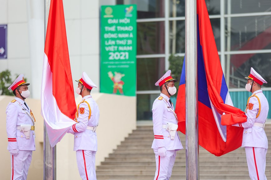 Del 12 al 23 de mayo, se llevan a cabo oficialmente los SEA Games 31 en Hanoi y otras 11 localidades vietnamitas, marcando la segunda vez que Vietnam alberga el evento deportivo regional. Con el lema "Por un Sudeste Asiático más fuerte", la cita cuenta con 40 disciplinas, de las cuales 36 fueron aprobadas por el Comité Directivo Nacional para los Juegos Deportivos regionales, a saber: atletismo, deportes acuáticos, gimnasia, remo, kickboxing, esgrima, fútbol, bádminton, tenis, voleibol, baloncesto, ciclismo, Vovinam, pencak silat, golf, buceo, Muay, entre otros. Más de 13 mil atletas, entrenadores y personal asociado, participan en el evento deportivo; entre ellos, mil 341 son vietnamitas. (Foto: Vietnam+)
