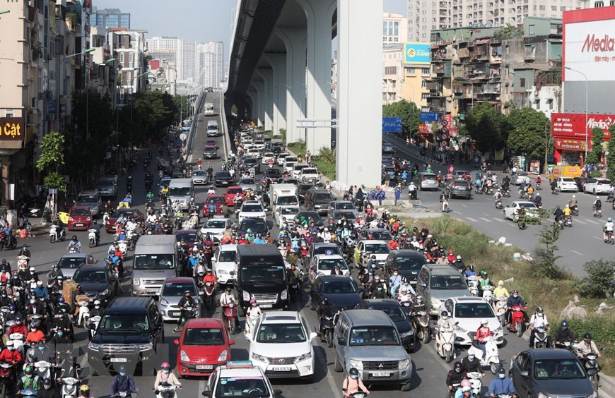 Congestión del tráfico en el primer día de apertura del viaducto (Fuente: VNA)