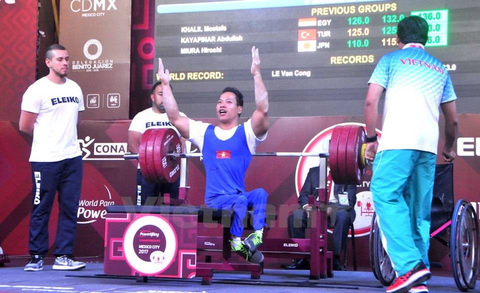 Le Van Cong levantó un total de183,5 kilogramos en la modalidad masculina de 49 kilogramos en el Campeonato mundial de levantamiento de pesas para minusválidos 2017, en desarrollo en México.