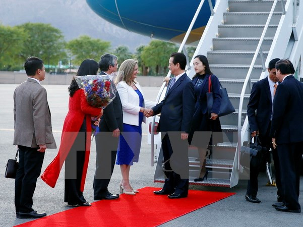 El premier fue recibido en el aeropuerto (Fuente: VNA)