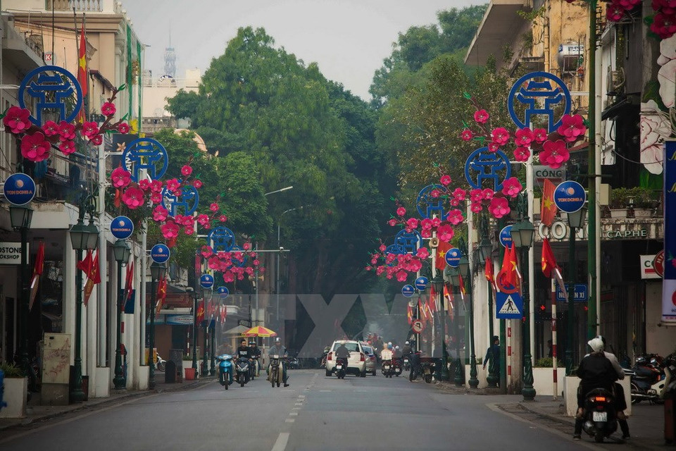Calle Trang Tien, al lado del Lago Hoan Kiem, uno de los sitios más dinámicos en la capital, se vuelve tranquila de súbito (Fuente: VNA)