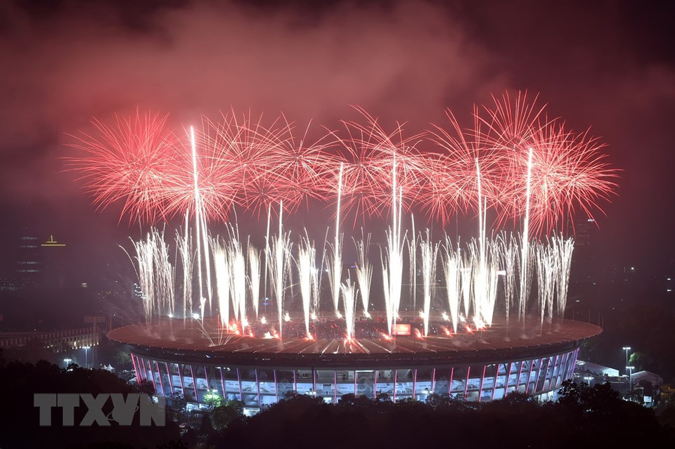 Actuación de fuegos artificiales en la clausura (Fuente: VNA)