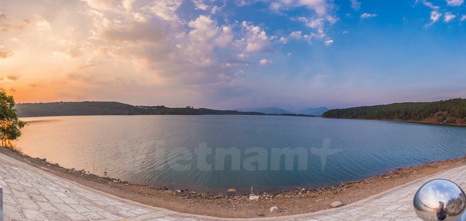 Una vista del lago de Bien Ho en la tarde (Fuente: VNA)